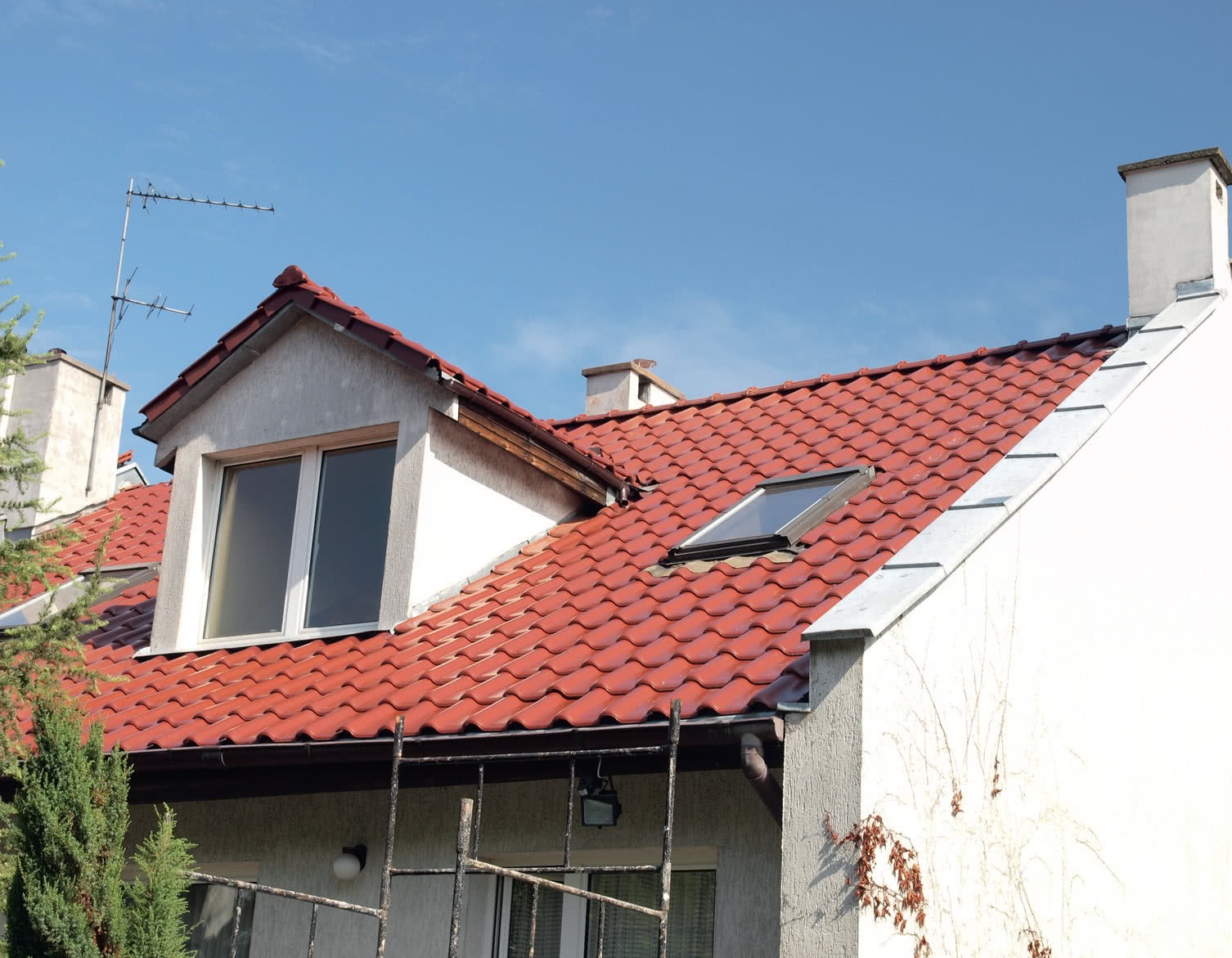 Pokrycia ceramiczne są bardzo trwałe, a do tego wyglądają naturalnie i bardzo dobrze tłumią dźwięki. RÖBEN Pokrycia ceramiczne są bardzo trwałe, a do tego wyglądają naturalnie i bardzo dobrze tłumią dźwięki. RÖBEN